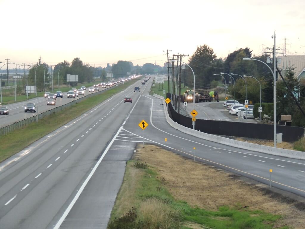 Common merging mistakes that cause traffic accidents
